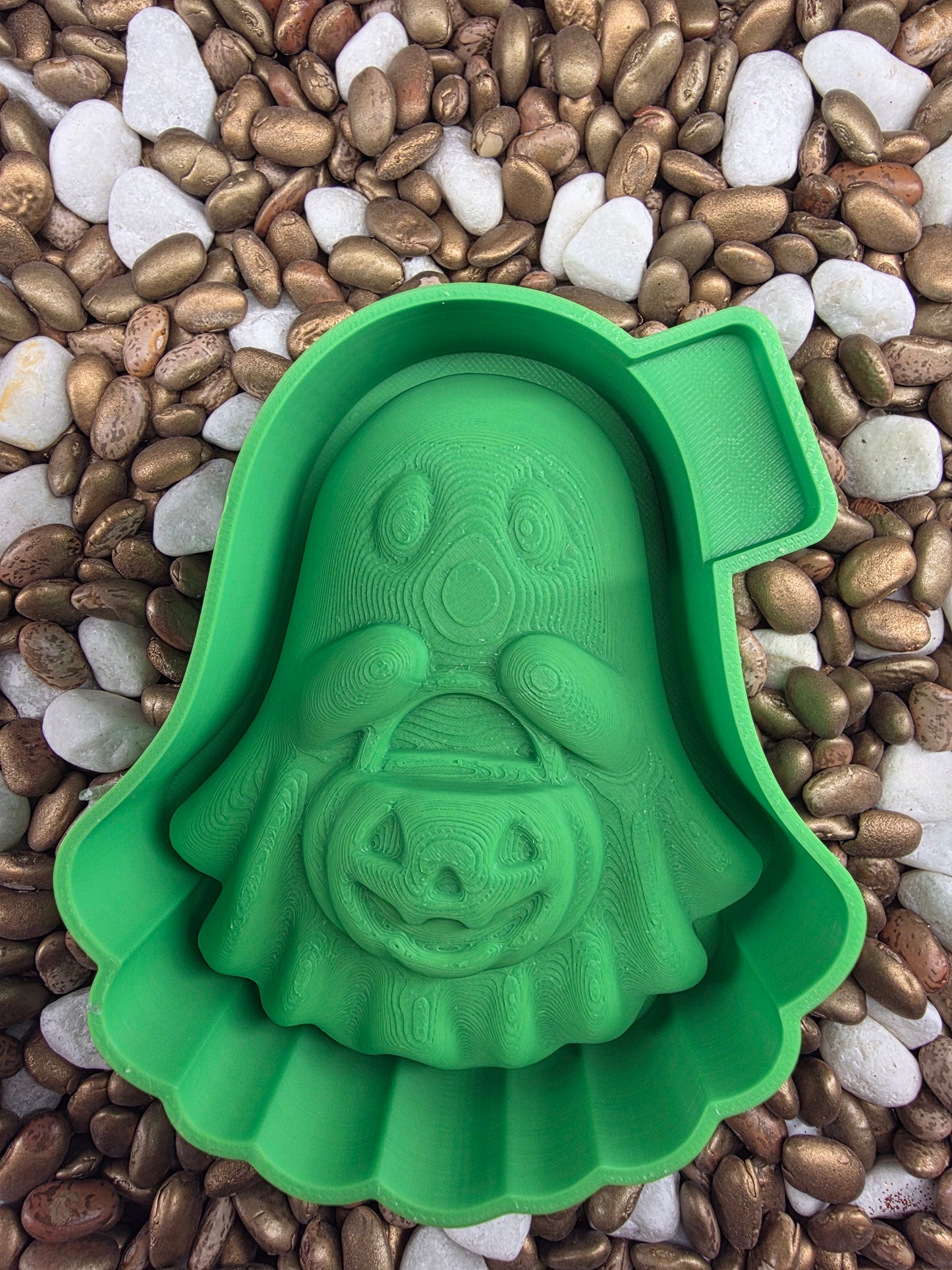 3133. 3d Ghost with Pumpkin Bucket Freshie Mold