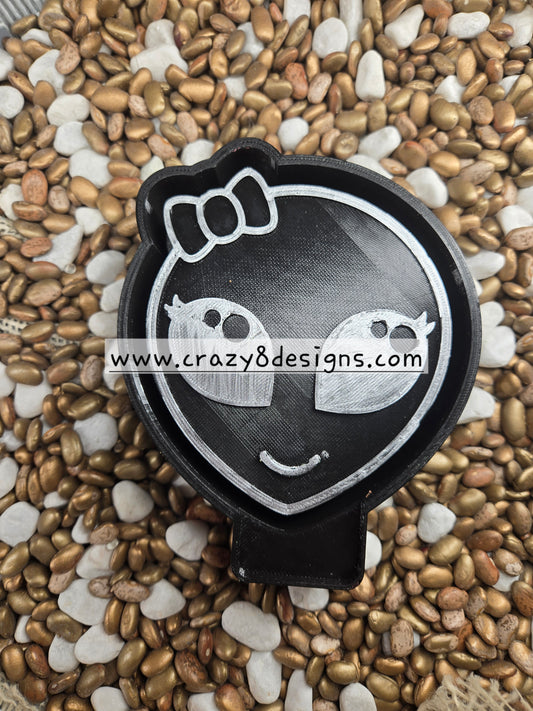 Female Alien Freshie Mold