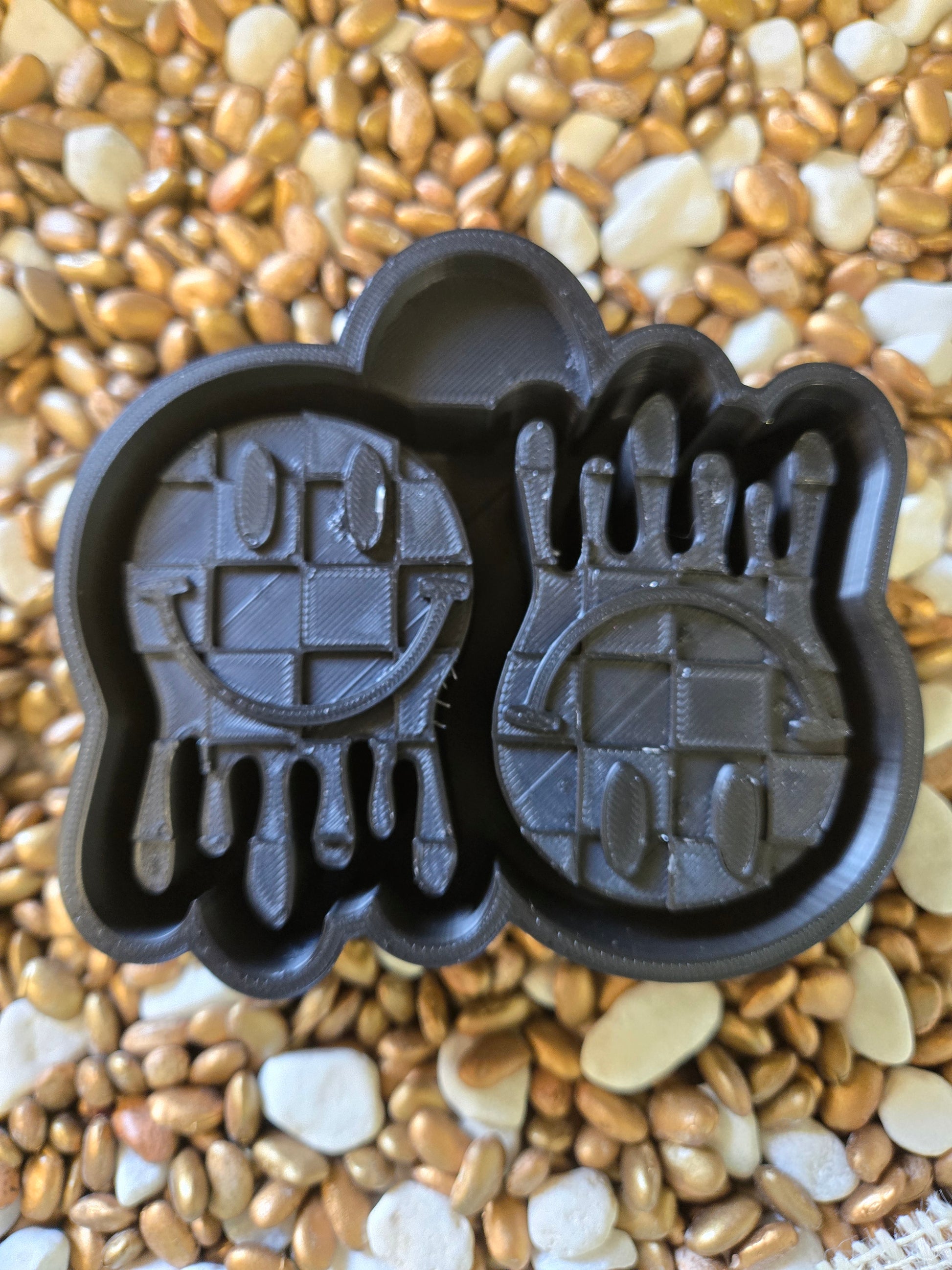 Smiley Face Drip Vent Clip Mold