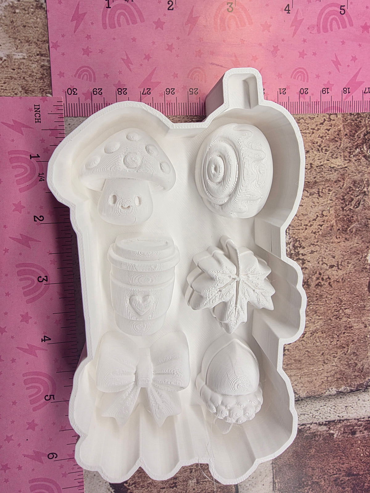 3652. 3d Fall Charmy Freshie Mold