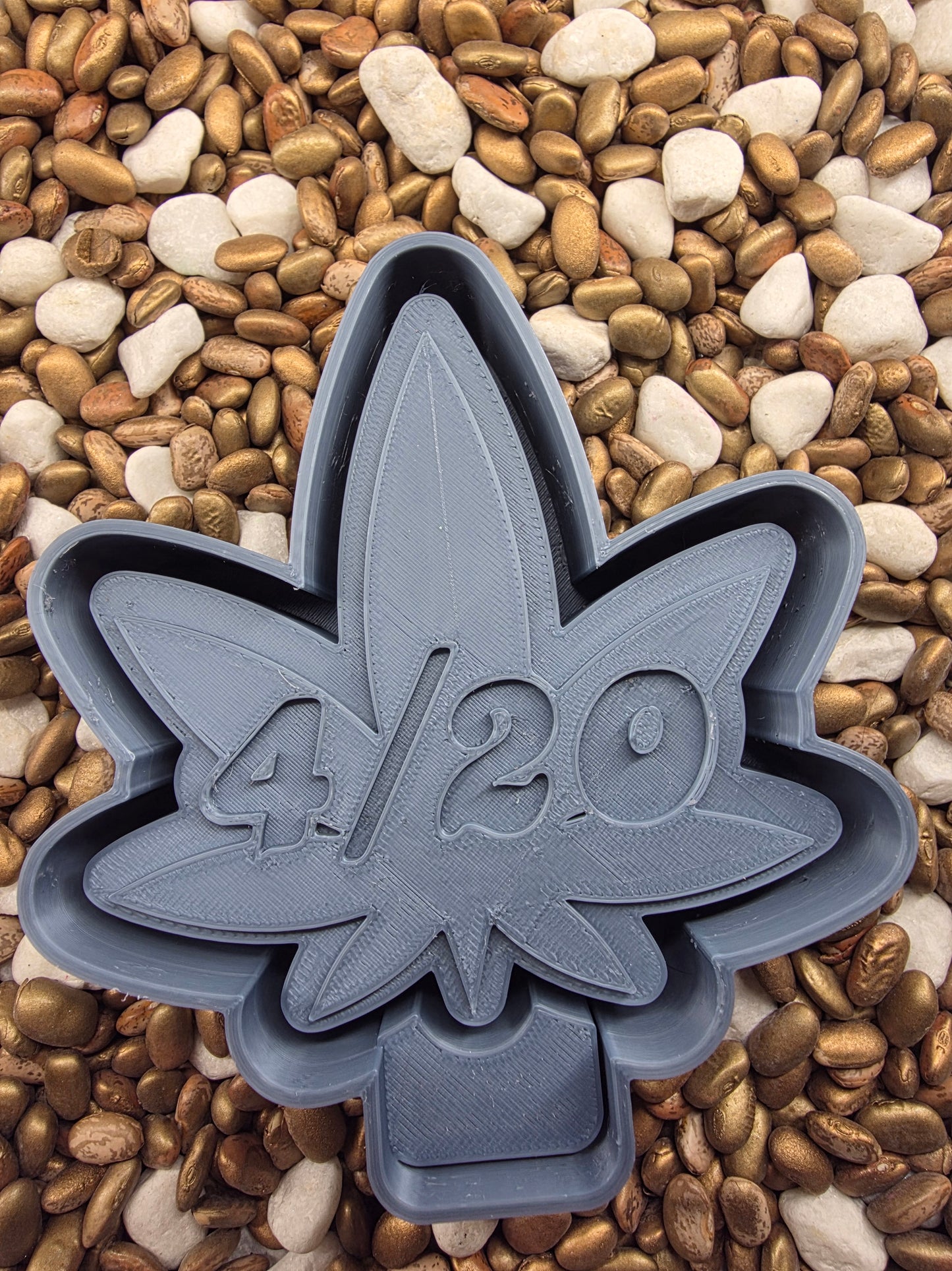 4/20 Leaf  Freshie Mold