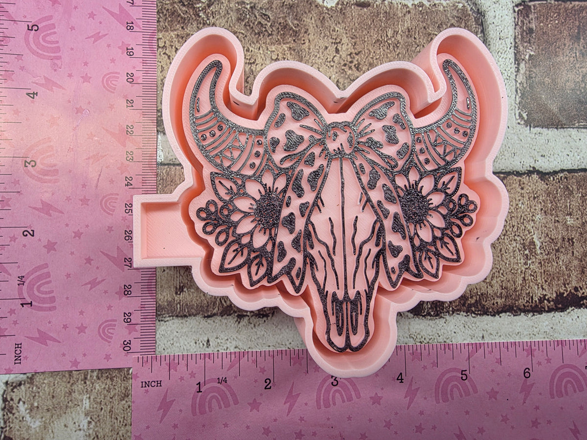  Bow Bull skull Freshie Mold|