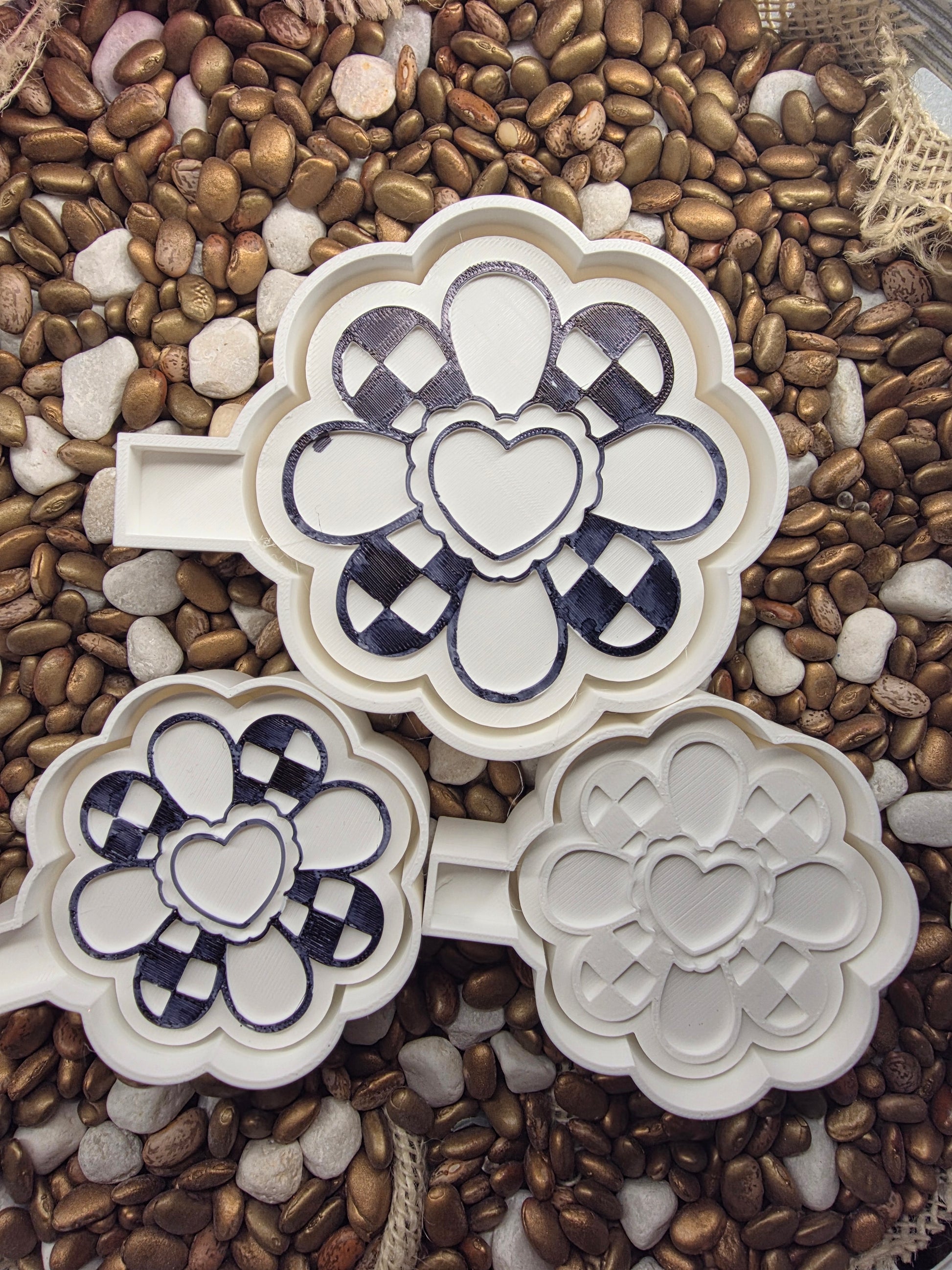 Checkered Heart Flower 