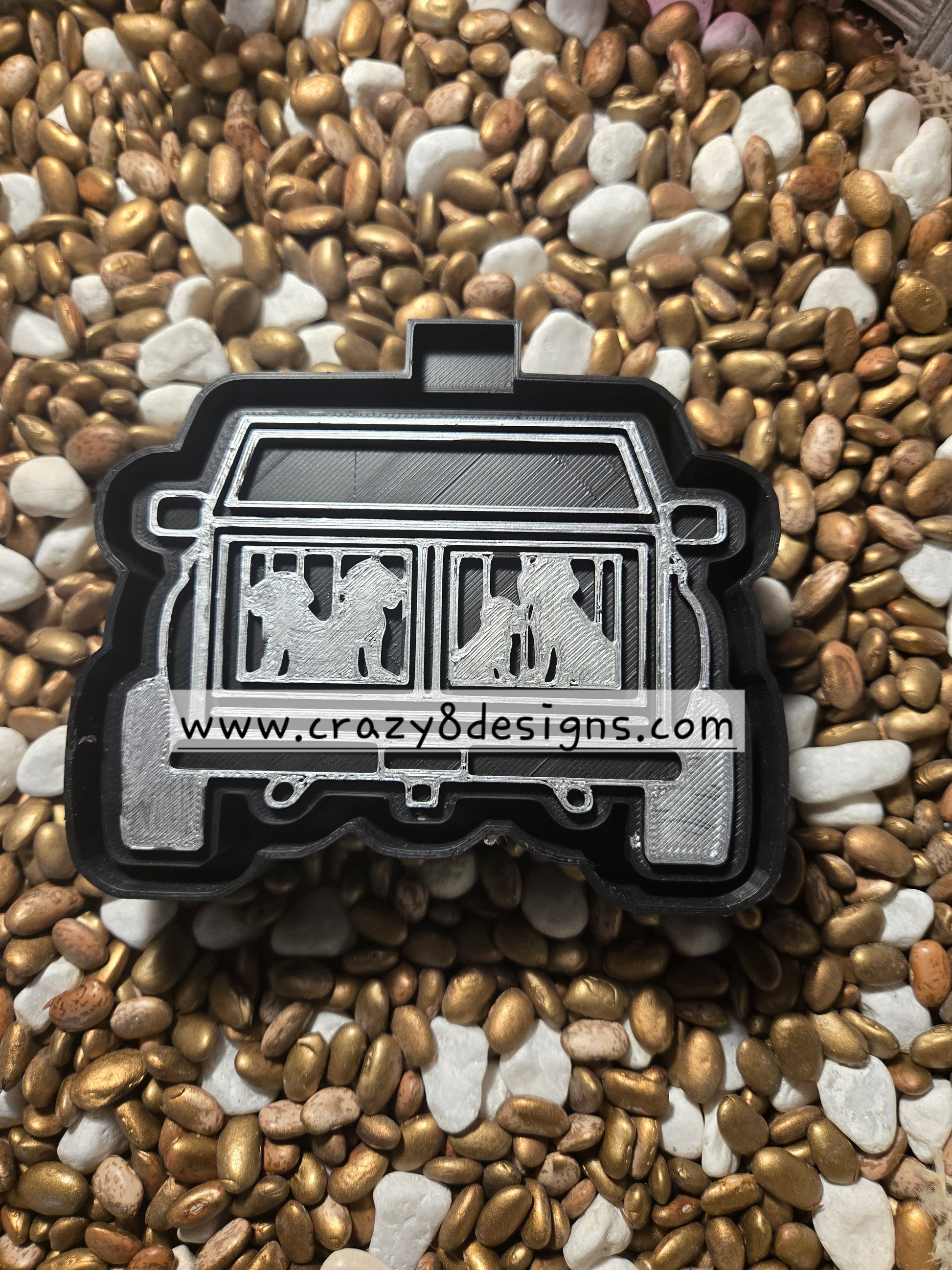 Hunting Dogs in Truck Freshie Mold